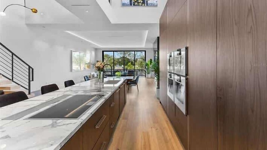 Lux Penthouse 4-story Stunner Rooftop Views