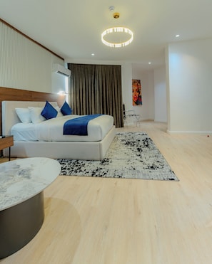 Executive Double Room, Ocean View | Laptop workspace, free WiFi