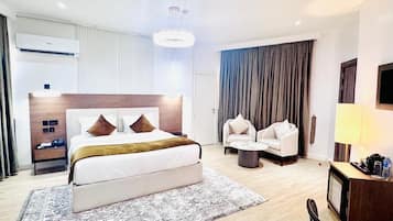 Superior Double Room, Partial Ocean View | Laptop workspace, free WiFi