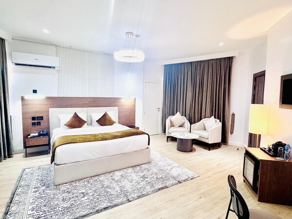 Superior Double Room, Partial Ocean View | Laptop workspace, free WiFi