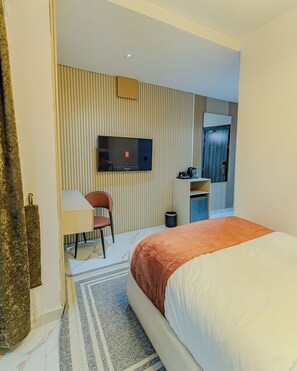 Comfort eenpersoonskamer | Een laptopwerkplek, gratis wifi