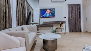 Laptop workspace, free WiFi