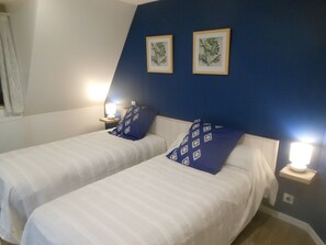 3 chambres, fer et planche à repasser, Wi-Fi, draps fournis