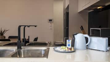 Apartment | Private kitchen | Cookware/dishes/utensils