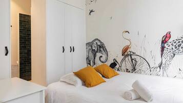 Apartment | 2 bedrooms, laptop workspace, iron/ironing board, bed sheets