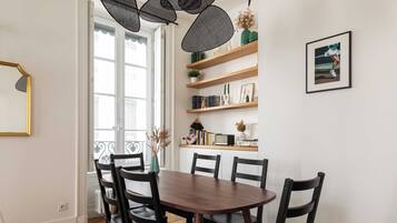 Apartment | Dining