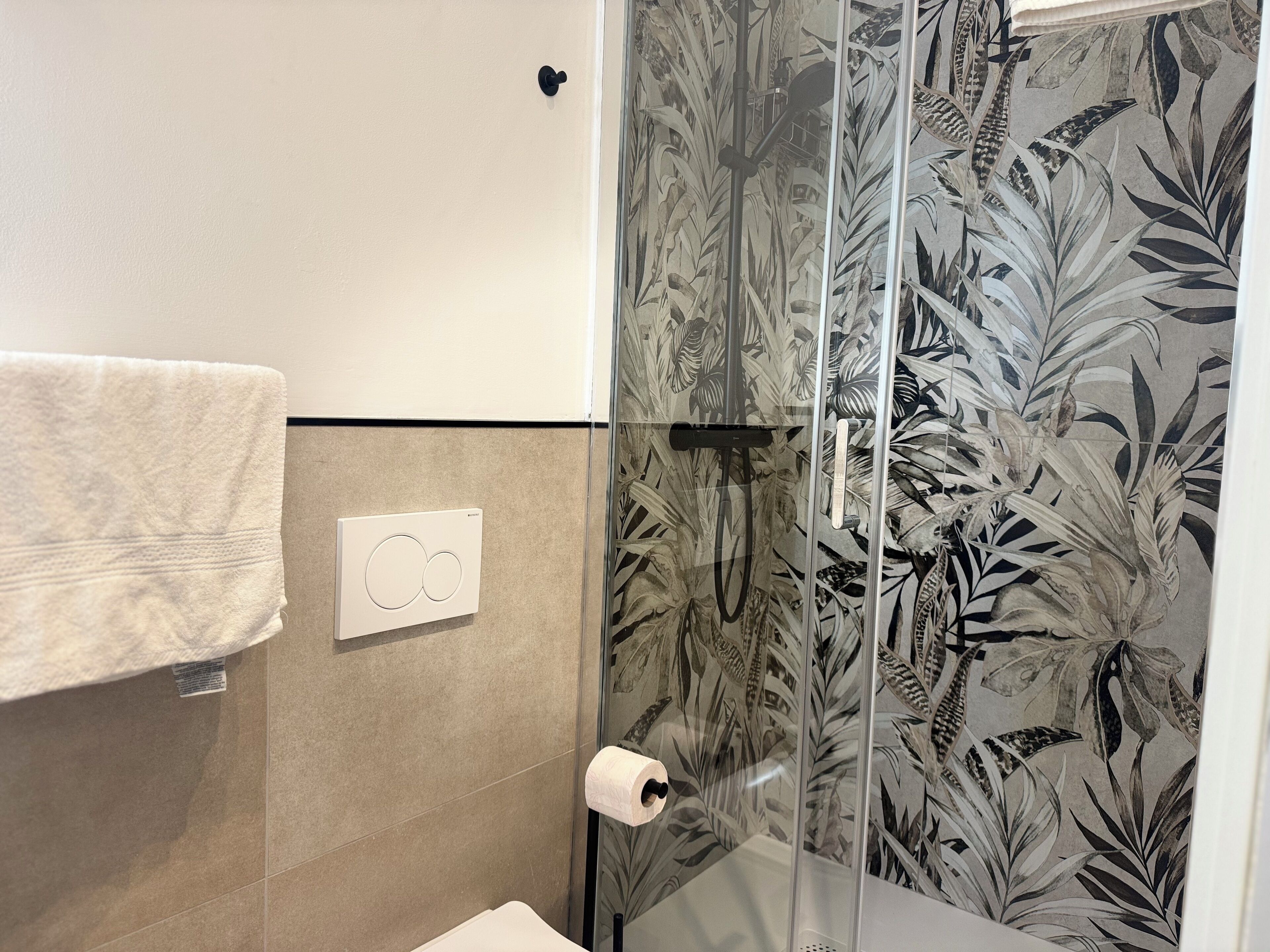 Doccia, asciugacapelli, bidet, asciugamani