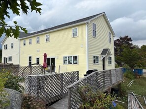 Property grounds - New 3 Bedroom with Private Pool & big yd walking distance downtown York Beach.. (York)