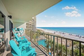 Property grounds - Gulf-Front 5th Floor 2BR 2BA Condo, Modern Coastal Comfort w/ Beach Chairs!! (Panama City Beach)