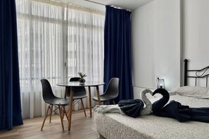 Bügeleisen/Bügelbrett, Internetzugang, Bettwäsche