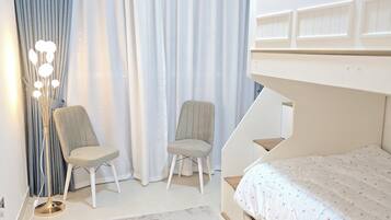 Individueel gemeubileerd, een strijkplank/strijkijzer, gratis wifi