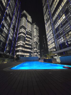 2 piscines extérieures