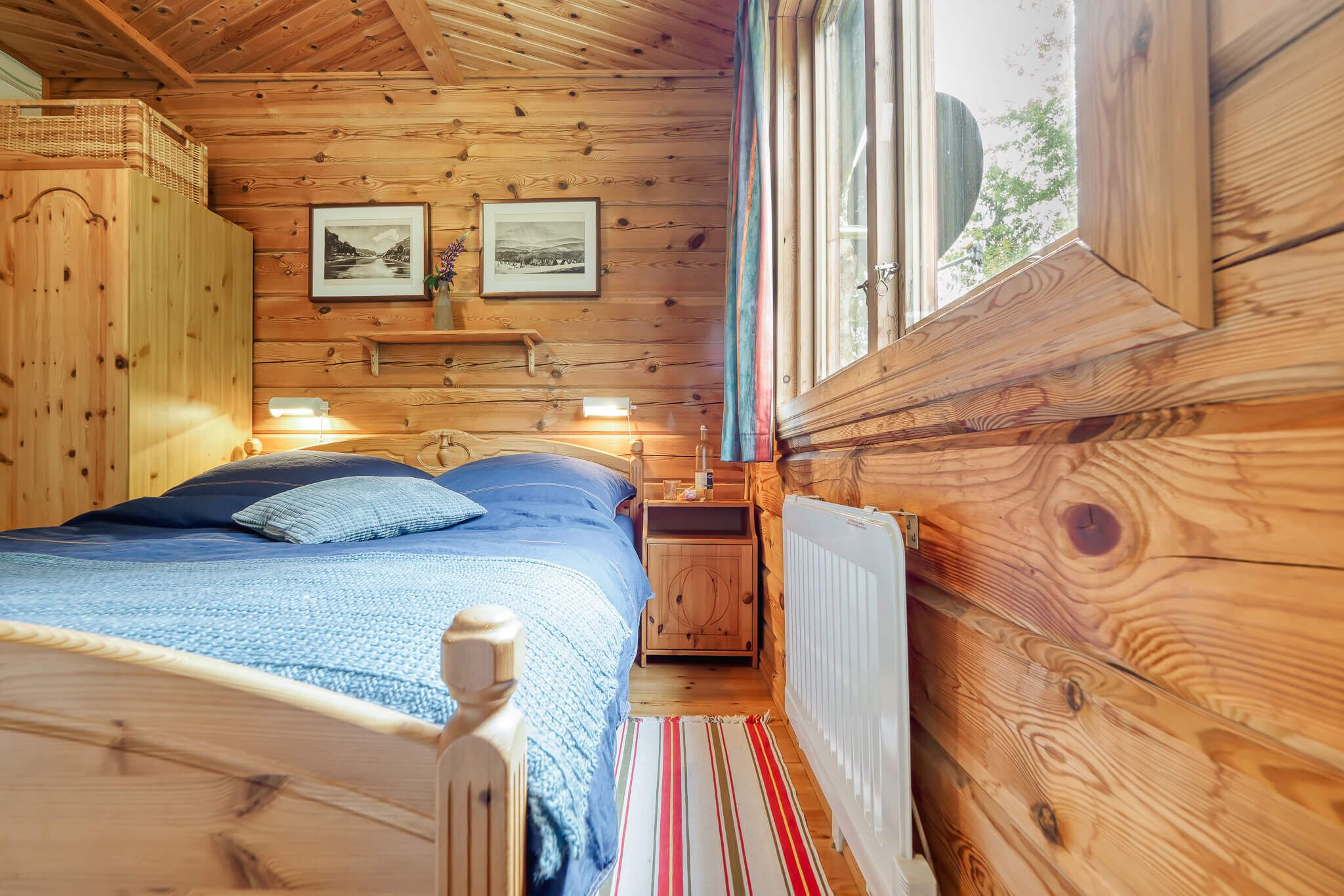 3 makuuhuonetta, silitysrauta/-lauta, ilmainen Wi-Fi