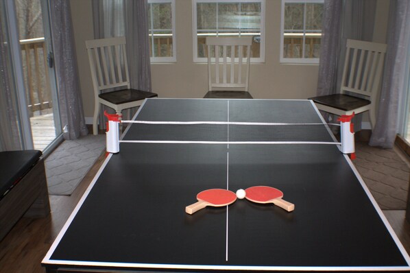 Cabane, 3 chambres | Salle de jeux