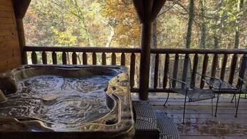 مغطس سبا خارجي