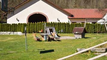 Family Room, Courtyard View | View from room