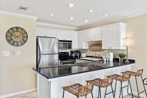 Fridge, microwave, oven, stovetop - New Listing Specials! Coral Reef #12. Direct Beach Walkout, Free Beach Svc! (Destin)