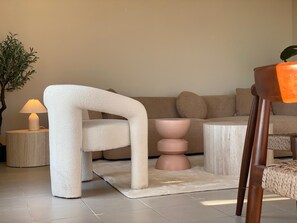 Interior - Standing apartment, large roof-top, parking, air conditioning (Juvignac)