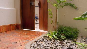 Comfort House, 4 Bedrooms, Private Bathroom, Beachside | Private kitchen