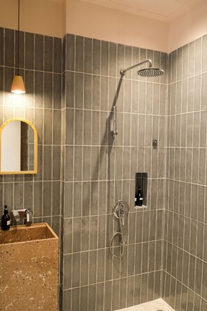 Comfort House, 4 Bedrooms, Private Bathroom, Beachside | Bathroom | Shower, slippers, towels, soap - Brenda Home (Nha Trang)