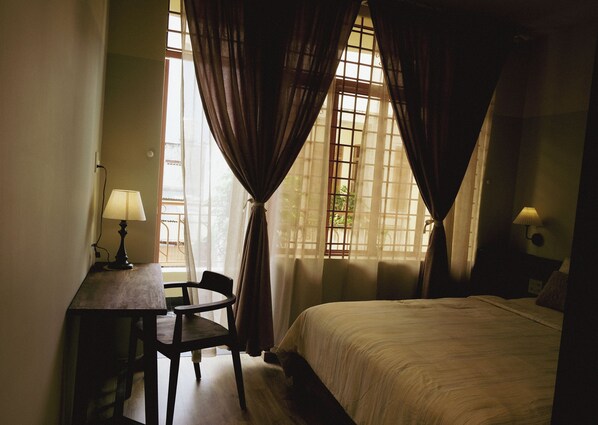 Comfort-Haus, 4 Schlafzimmer, eigenes Bad, am Strand | Schreibtisch, laptopgeeigneter Arbeitsplatz, Verdunkelungsvorhänge