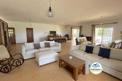 ID #14 BnB Homes Villa