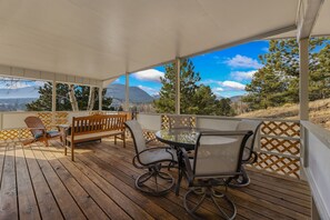 تناول الطعام بالخارج