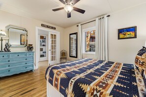 1 bedroom, desk, iron/ironing board, WiFi