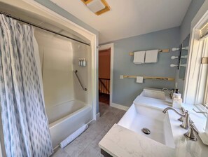 Shower, hair dryer, towels - Nature Lodge Retreat: Screened Porch, Pet-Friendly (Ellsworth)