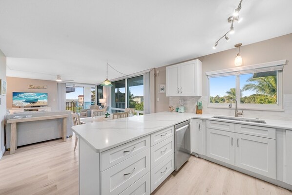 Interior - Island Beach Club P2B – Newly Renovated Beach View Retreat (Sanibel)