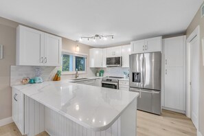 Fridge, microwave, oven, stovetop - Island Beach Club P2B – Newly Renovated Beach View Retreat (Sanibel)