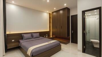 Deluxe appartement, 1 kingsize bed, schoonmaakservice | Een bureau, een laptopwerkplek, verduisterende gordijnen