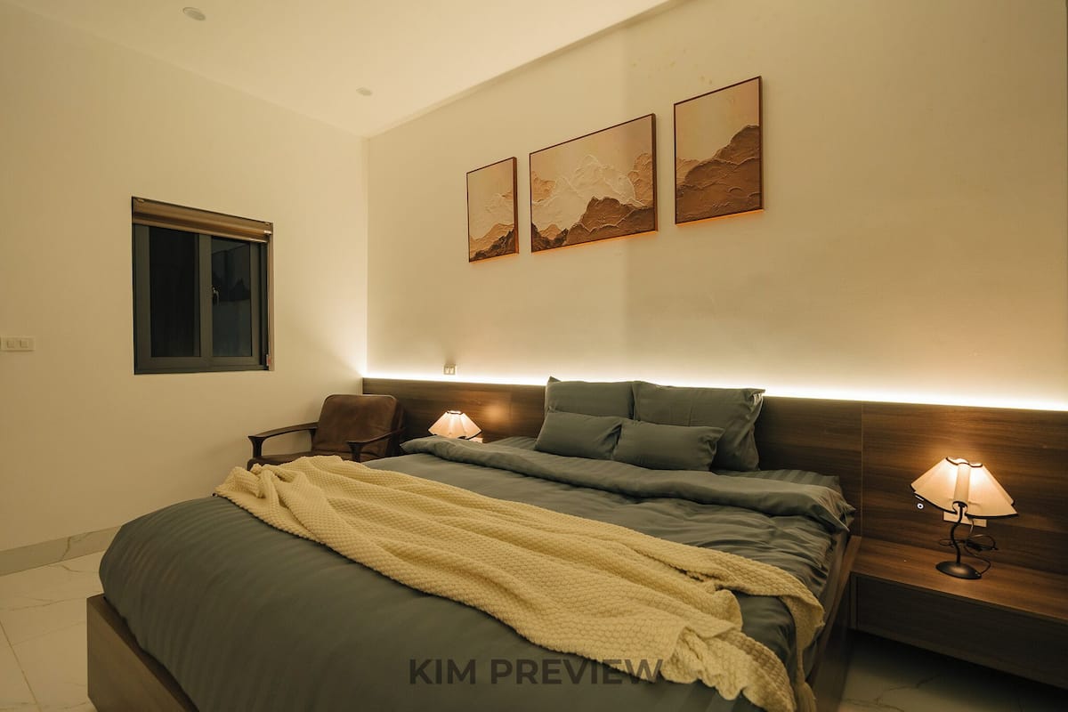 Frette Italian sheets, premium bedding, down comforters