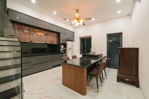 Mini-fridge, microwave, oven, stovetop