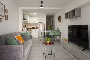 TV - Sea Soul Apartment Playa San Juan (Playa de San Juan)