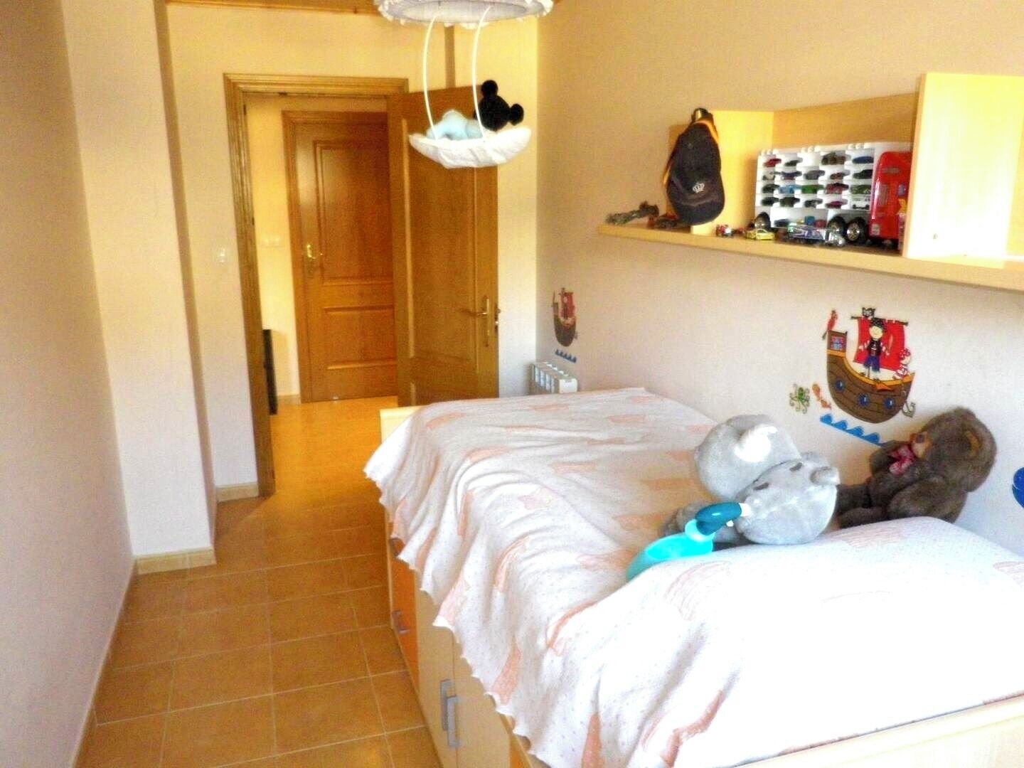 Tabla de planchar con plancha, Internet, ropa de cama