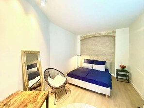1 bedroom, iron/ironing board, WiFi, bed sheets - City center backyard Jewel - Ani (Berlin)