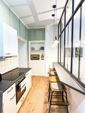 Fridge, oven, stovetop, dishwasher - High-design Loft for 4 in the center of Pberg (Berlin)