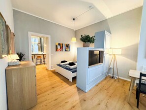 2 bedrooms, desk, iron/ironing board, WiFi - High-design Loft for 4 in the center of Pberg (Berlin)