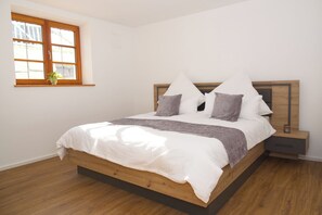 2 habitaciones, cuna de viaje, wifi y ropa de cama 