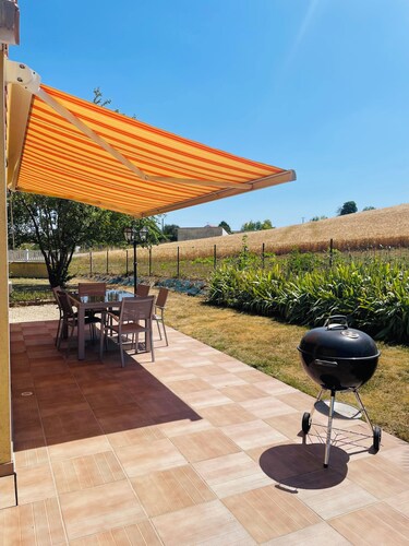 La Maison Jaune - 4 bedrooms - sleeps 7 - Quiet location