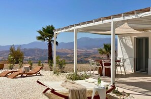 Outdoor dining - Alora Private Villa - Pool & 360 Mountain Views (Álora)
