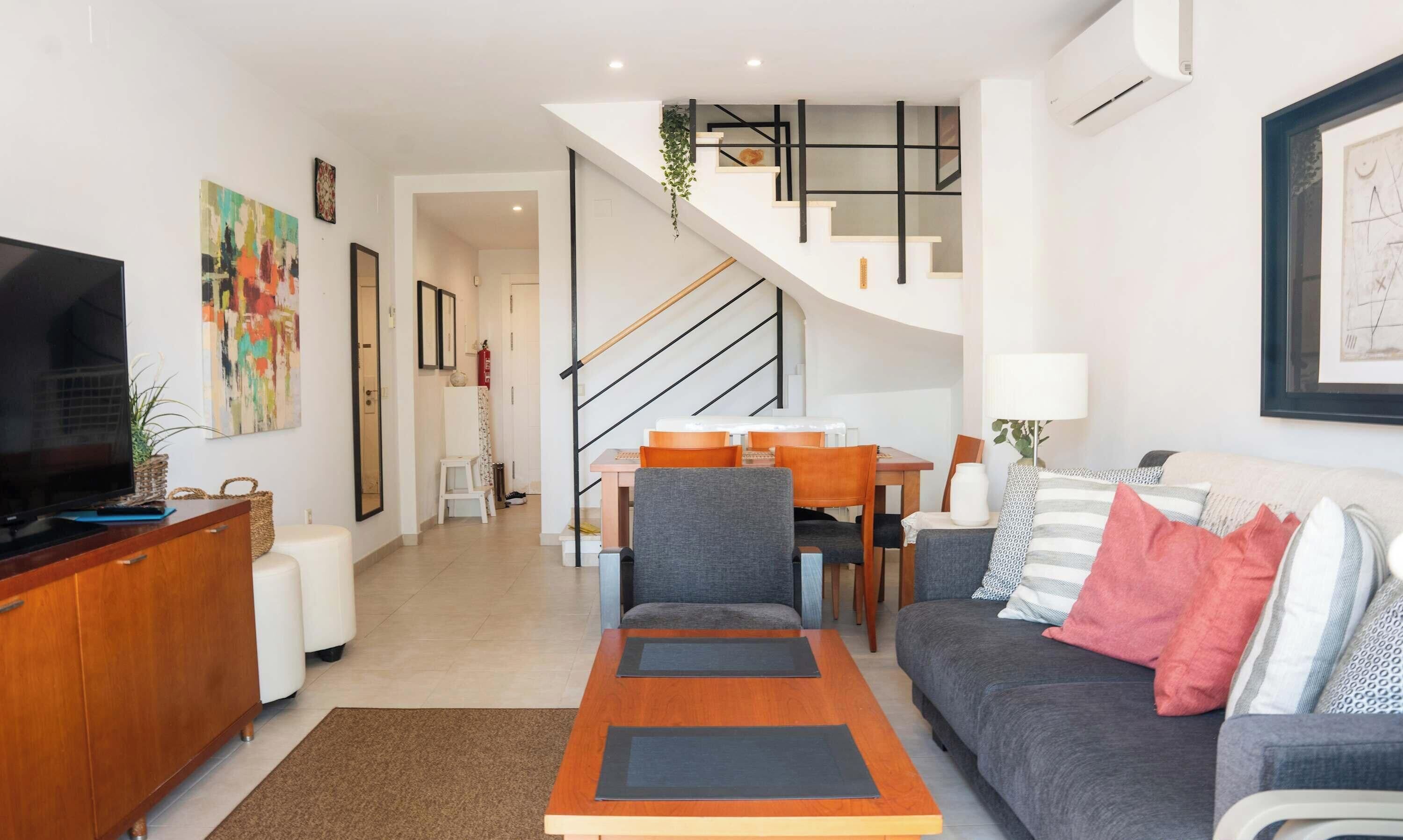 Een televisie en een kantoor