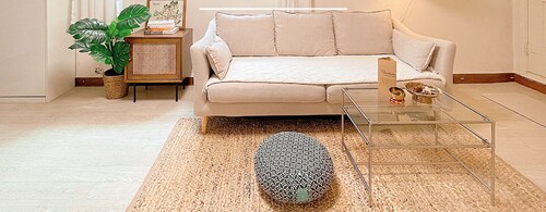 House Lotus. 1 min subway Myeongdong, Gangnam
Tour and Rest in cozy seoul home