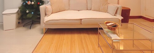 House Lotus. 1 min subway Myeongdong, Gangnam
Tour and Rest in cozy seoul home