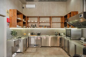 Mikrowelle, Ofen, Herdplatte, Geschirrspüler