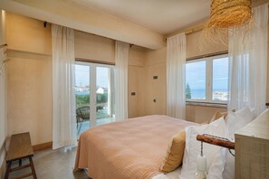 9 bedrooms, iron/ironing board, WiFi, bed sheets