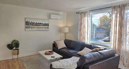 Renovated 2BR Apartment in Vanier North â Steps from Beechwood & Downtown