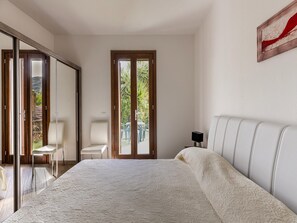Apartment | 2 bedrooms, individually furnished, bed sheets - Air-conditioned With Garden and Private Parking (Badesi)