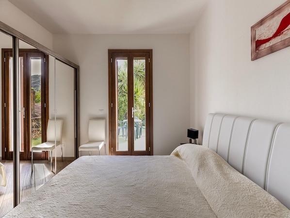Apartment | 2 bedrooms, individually furnished, bed sheets - Air-conditioned With Garden and Private Parking (Badesi)